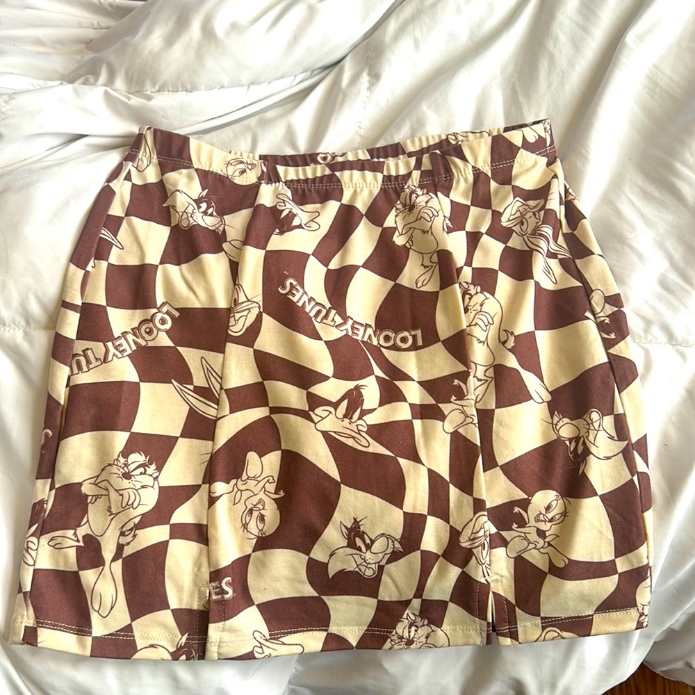 xs polyester brown and crème looney tunes skirt